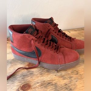 ❤️🖤 New Nike SB Blazer Mid Burgundy Black Sneakers